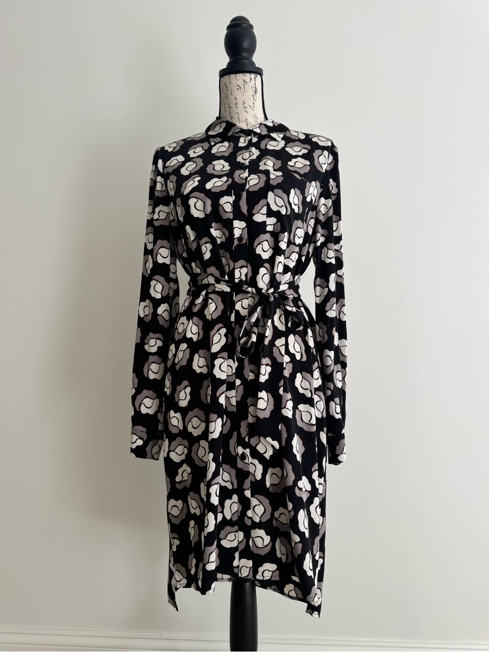 Diane Von Furstenberg Black and White Floral Tie-Waist Long Sleeve Dress